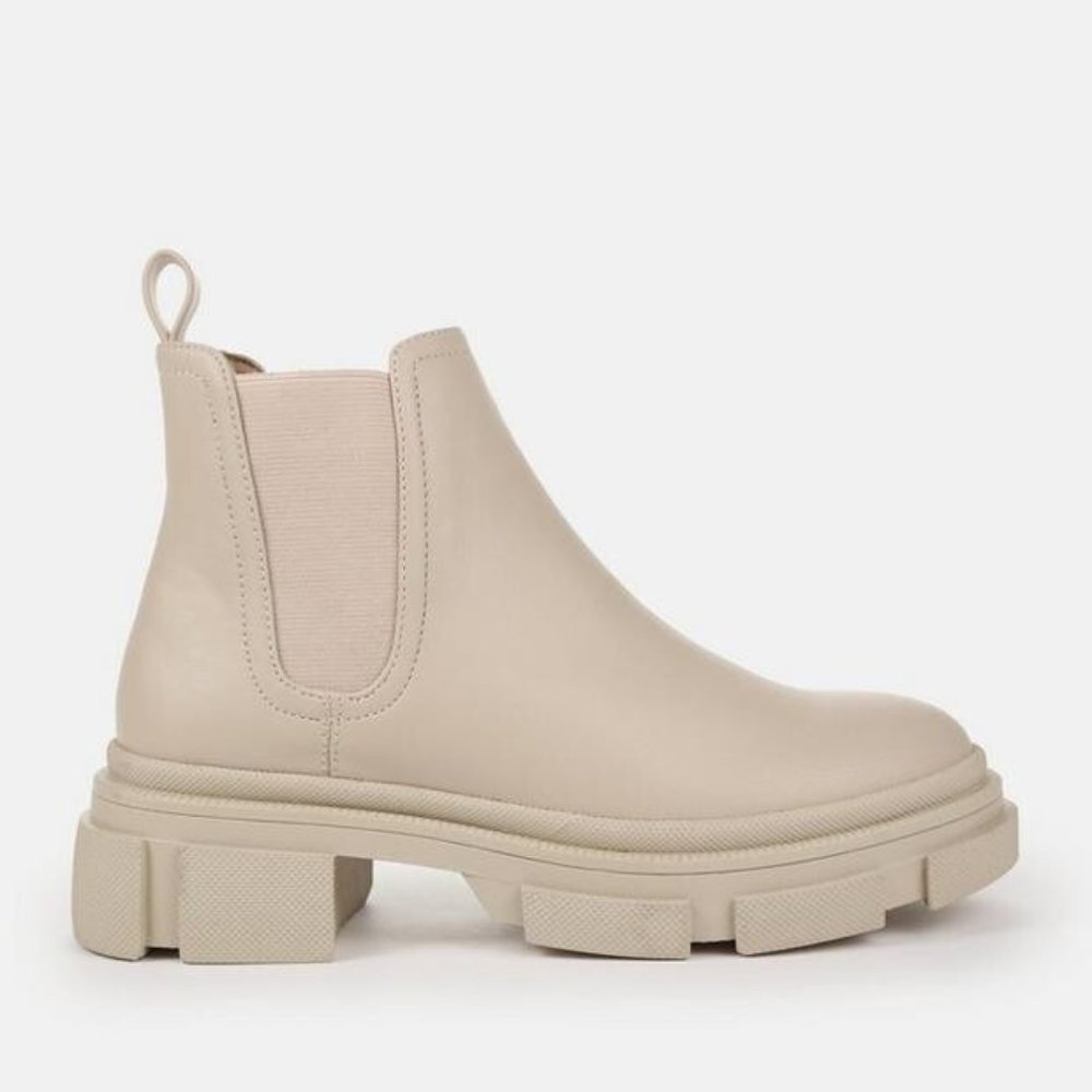 Chunky Lug Sole Chelsea Boots